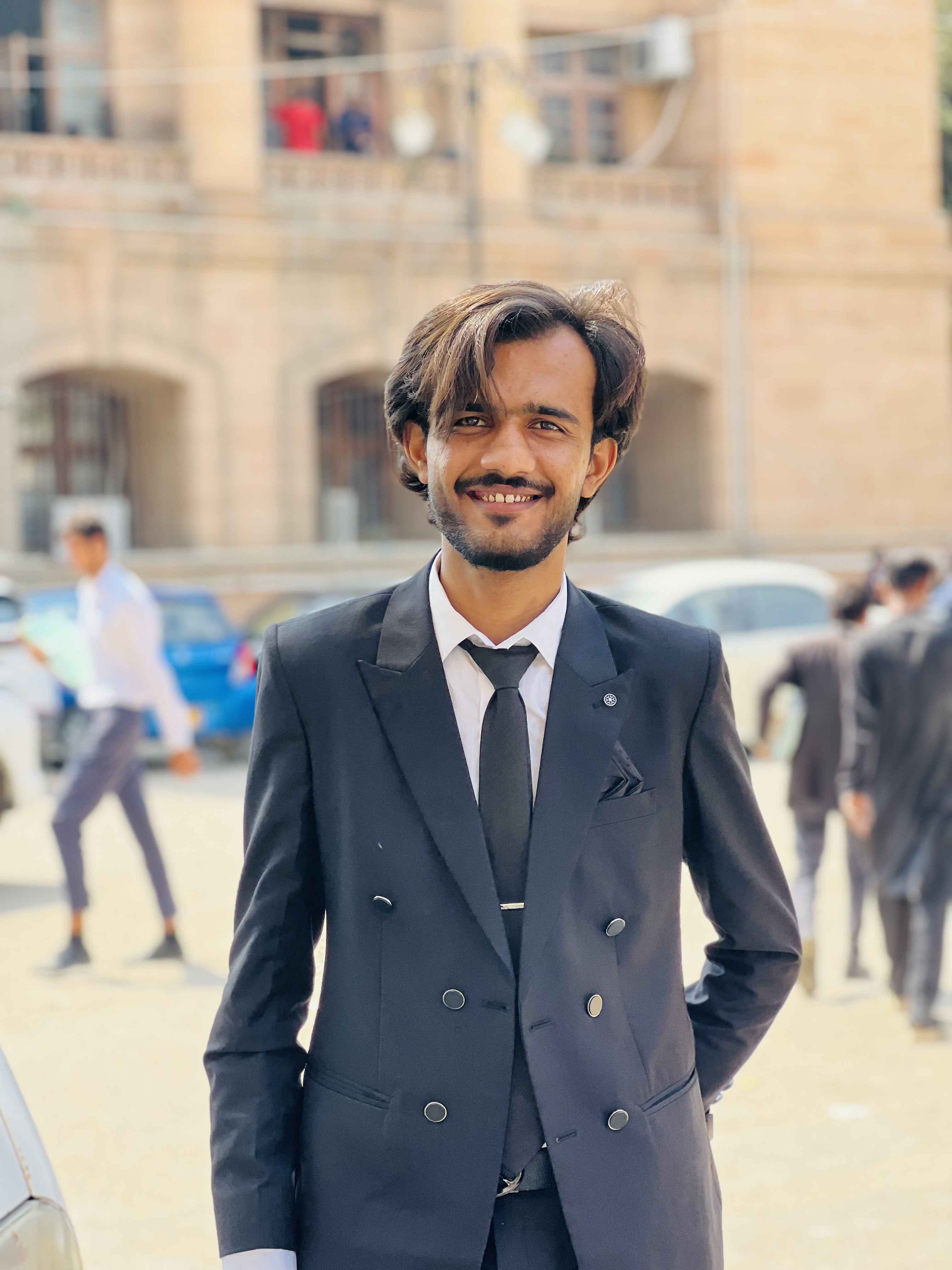 Advocate Muhammad Izat Khan - Lawyer in Karachi